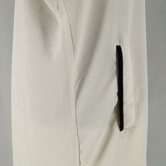 ASTR the Label Dress Womens Small Ivory Black Trim Pockets Back Pleat V-neck - Picture 9 of 11